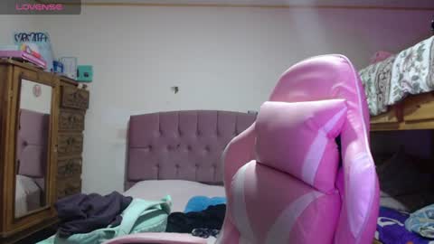Snapshot of miaabrownn chatting on 06.18.26 MIA online show from 06.18.26