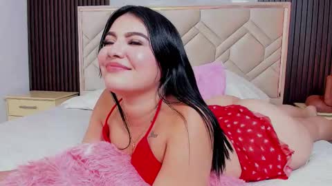 Miaa Farrel online show from 12.13.25