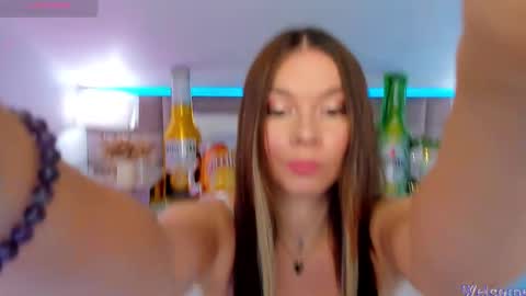 Mia online show from 09.20.25