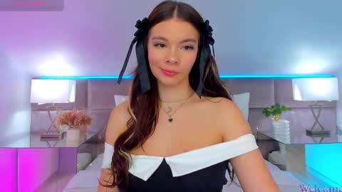 Mia online show from 10.18.25