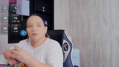 Im Miss Mia online show from 12.20.25