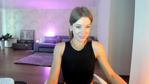 Snapshot of miababy14 chatting on 06.25.26 Mia online show from 06.25.26
