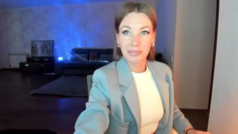Snapshot of miababy14 chatting on 06.29.26 Mia online show from 06.29.26
