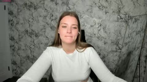 Snapshot of miabrian chatting on 05.15.26 Mia online show from 05.15.26
