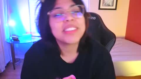 Mia online show from 12.18.24