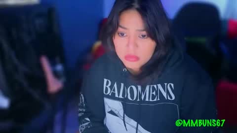 Mia online show from 11.18.25