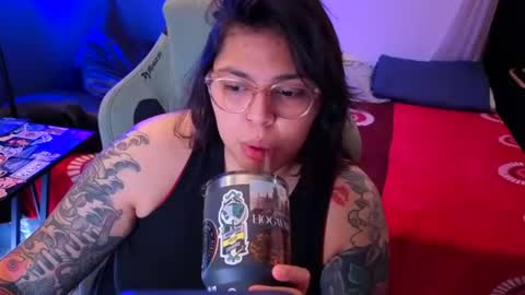 Snapshot of miacanela_xo chatting on 06.14.26 Mia online show from 06.14.26