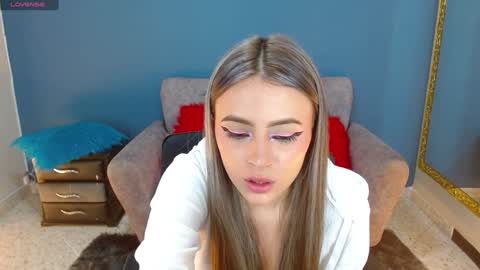 MiaCarper online show from 01.20.25