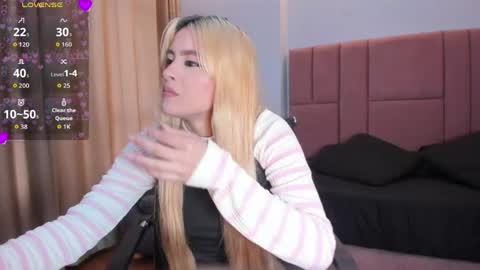 MiaCarper online show from 04.15.26