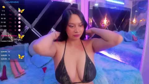 Mia online show from 09.16.25