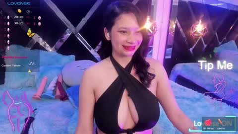 Mia online show from 10.25.25