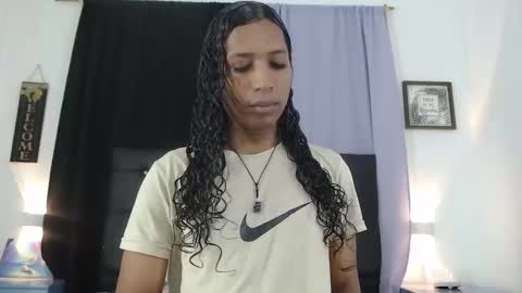 MiaCoock online show from 11.17.25