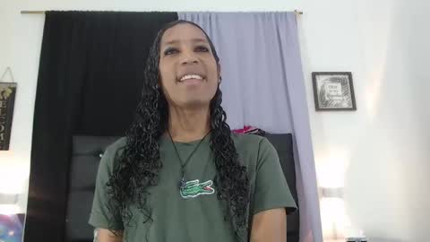 MiaCoock online show from 11.22.25