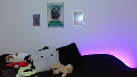 Mia david      online show from 04.14.26