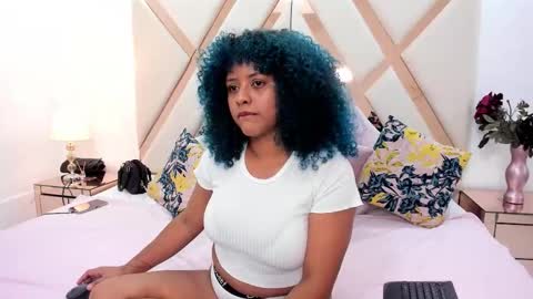 Mia  online show from 11.10.25