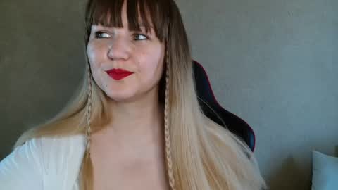 MiaFoxisJa online show from 09.11.25