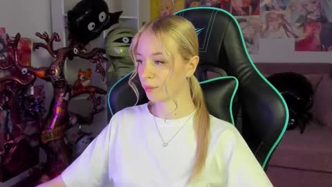 Mia online show from 10.29.25