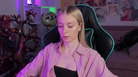 Mia online show from 11.04.25