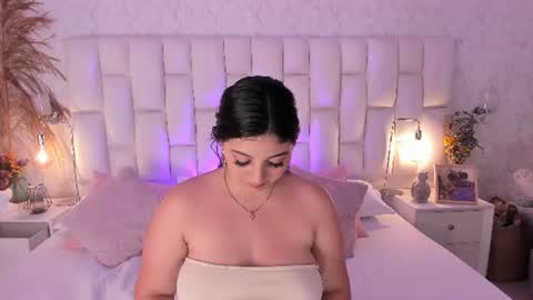 Snapshot of miagreys_ chatting on 06.23.26 mia greys online show from 06.23.26