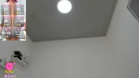 Miah Collins online show from 12.01.25