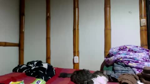 Snapshot of miahells chatting on 04.19.26 Mia Sam online show from 04.19.26