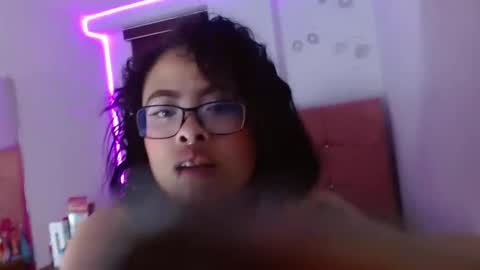 Snapshot of miahernadez303av chatting on 01.06.25 MIA VELEZ online show from 01.06.25