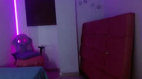 Snapshot of miahernadez303av chatting on 01.08.25 MIA VELEZ online show from 01.08.25