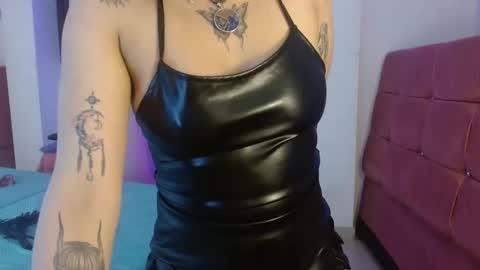 Snapshot of miahernadez303av chatting on 01.08.25 MIA VELEZ online show from 01.08.25
