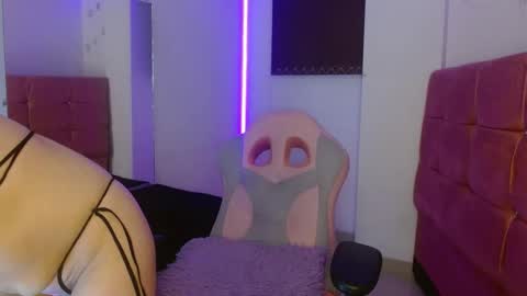 Snapshot of miahernadez303av chatting on 01.10.25 MIA VELEZ online show from 01.10.25