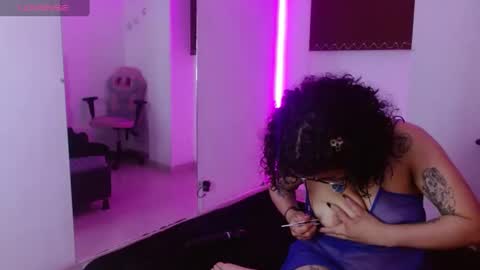 Snapshot of miahernadez303av chatting on 02.01.25 MIA VELEZ online show from 02.01.25