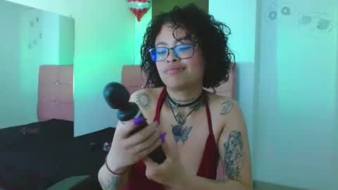 Snapshot of miahernadez303av chatting on 03.03.25 MIA VELEZ online show from 03.03.25