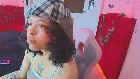 Snapshot of miahernadez303av chatting on 09.11.25 MIA VELEZ online show from 09.11.25