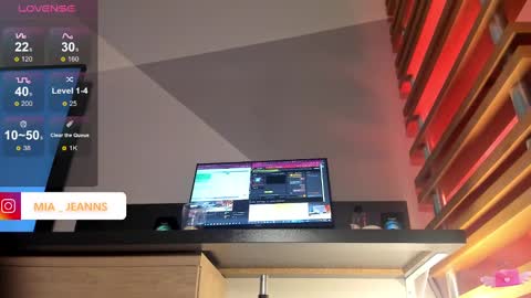 Mia online show from 01.24.25