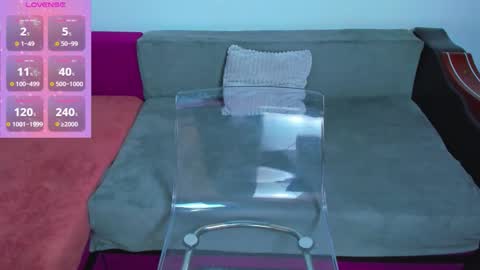 Snapshot of miakittyy chatting on 10.19.25 Mia Kittyy online show from 10.19.25