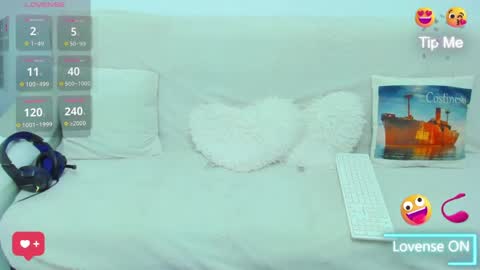Snapshot of miakittyy chatting on 05.13.26 Mia Kittyy online show from 05.13.26