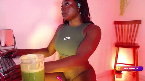 Mia online show from 03.05.25