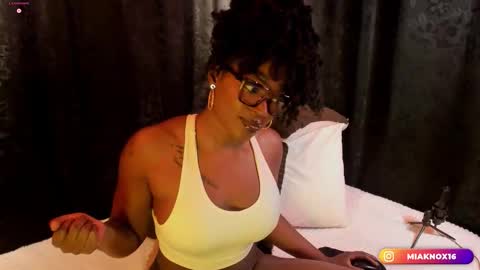 Mia online show from 03.04.26