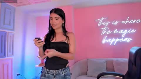 Call me Mia  online show from 10.18.25