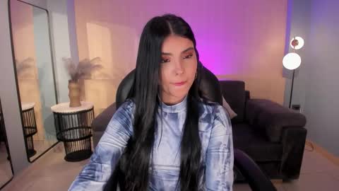 Call me Mia  online show from 10.25.25