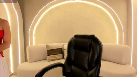 Call me Mia  online show from 02.02.26