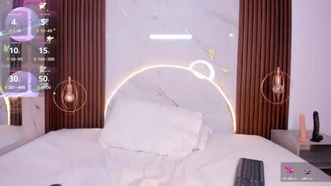 Mia  online show from 02.16.25