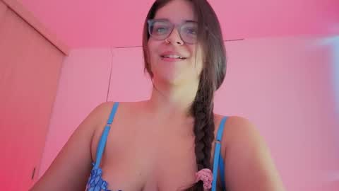 Snapshot of miamillerr_28 chatting on 05.23.26 Mia online show from 05.23.26
