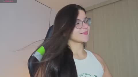 Snapshot of miamillerr_28 chatting on 06.15.26 Mia online show from 06.15.26