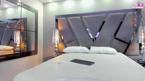 Snapshot of miamirage_ chatting on 10.06.25 miamirage_ online show from 10.06.25