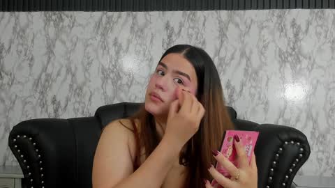 Snapshot of miamontoya chatting on 01.28.25 Mia   -5 7001400 Follow  online show from 01.28.25