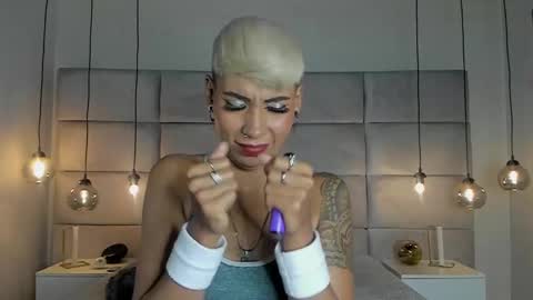 Mia Morgann online show from 02.08.25