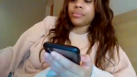 MiaMuffn online show from 12.12.24