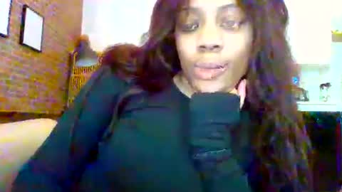 MiaMuffn online show from 09.18.25