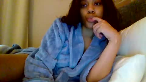 MiaMuffn online show from 09.22.25