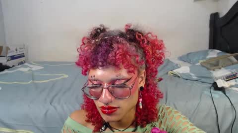 Snapshot of miancuntydoll chatting on 12.31.24 MianCuntyDoll online show from 12.31.24